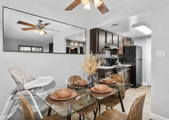 Apartment Modern 2br Escape Sleeps 7 Pools Gym & Fire Pit *